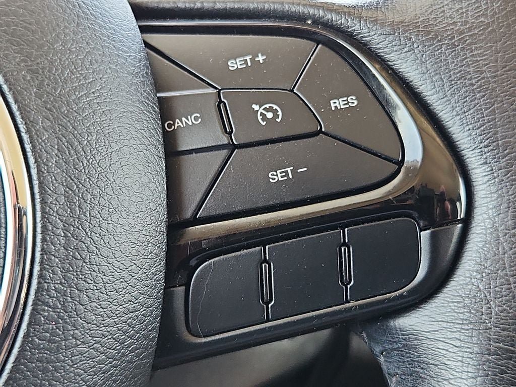Certified 2017 Jeep Renegade Altitude FWD image 26