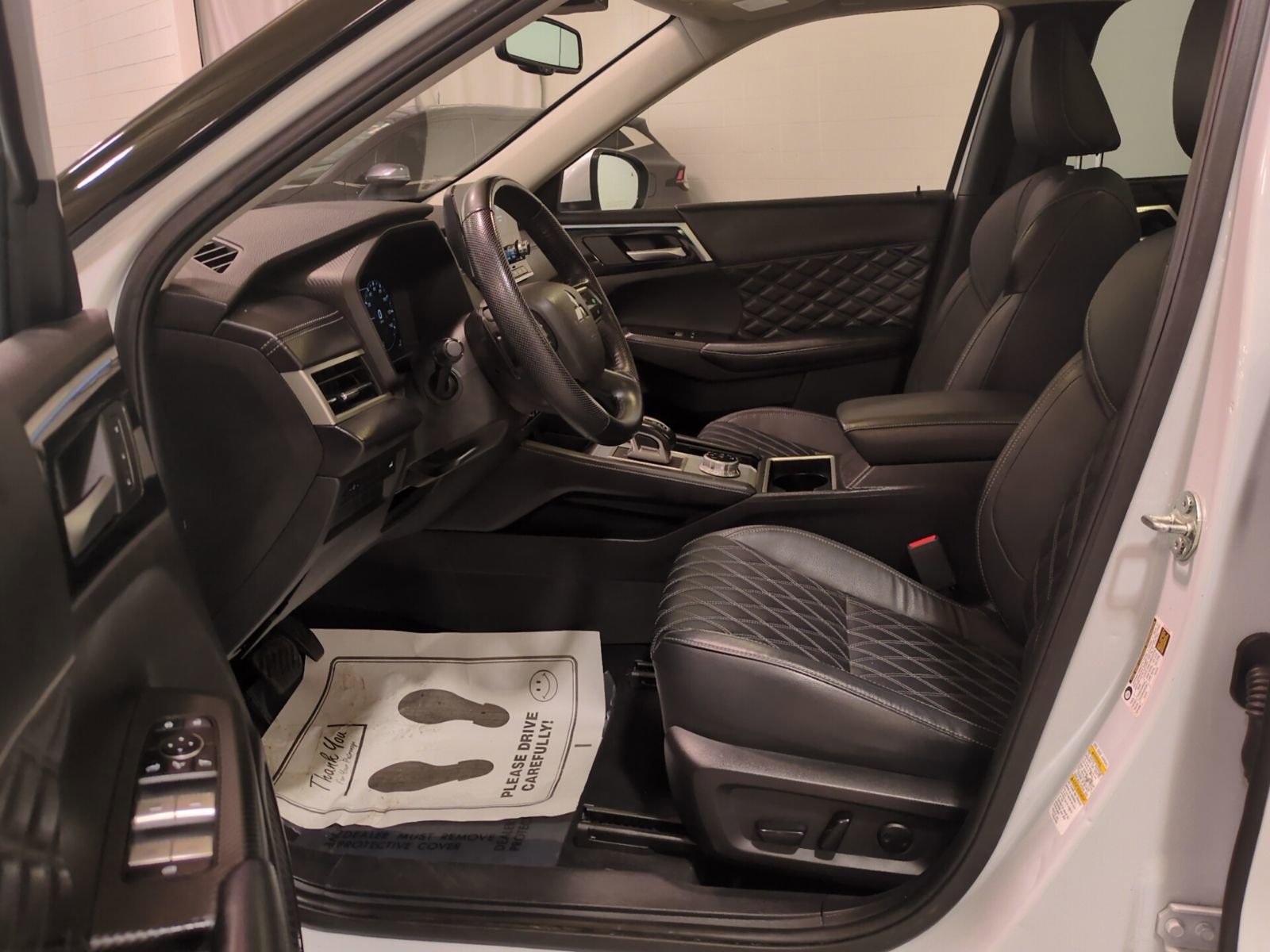 Used 2023 Mitsubishi Outlander SEL image 18