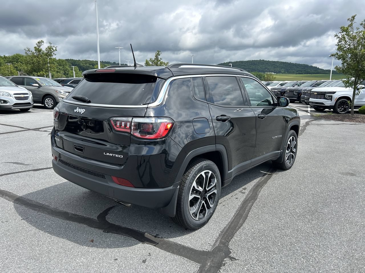 Used 2022 Jeep Compass Limited w/ Sun and Sound Group AWD/4WD image 7