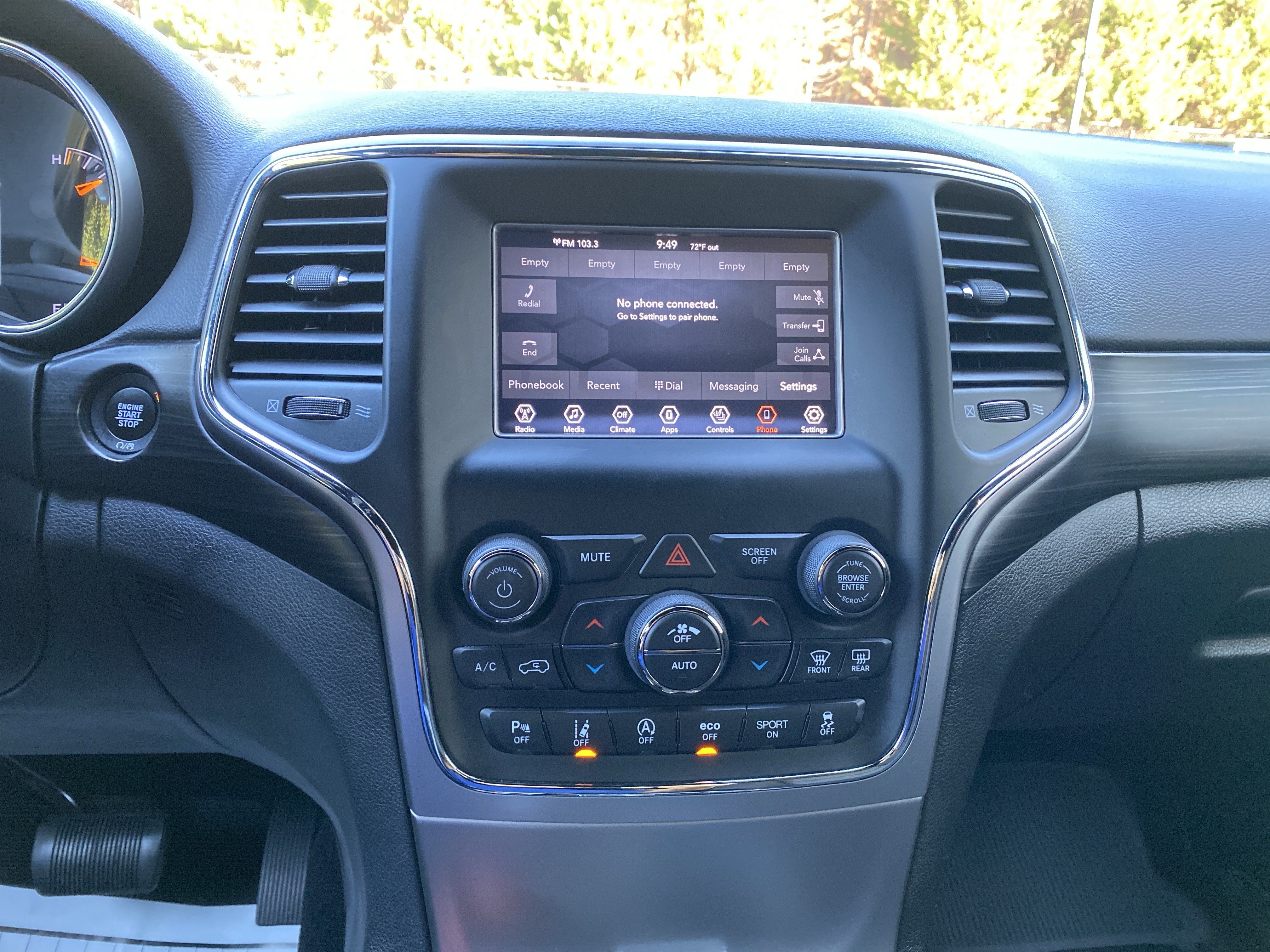 Used 2021 Jeep Grand Cherokee Laredo AWD/4WD image 24