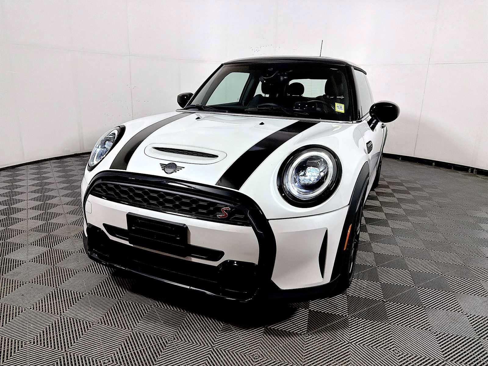 Used 2024 MINI Cooper S FWD image 3