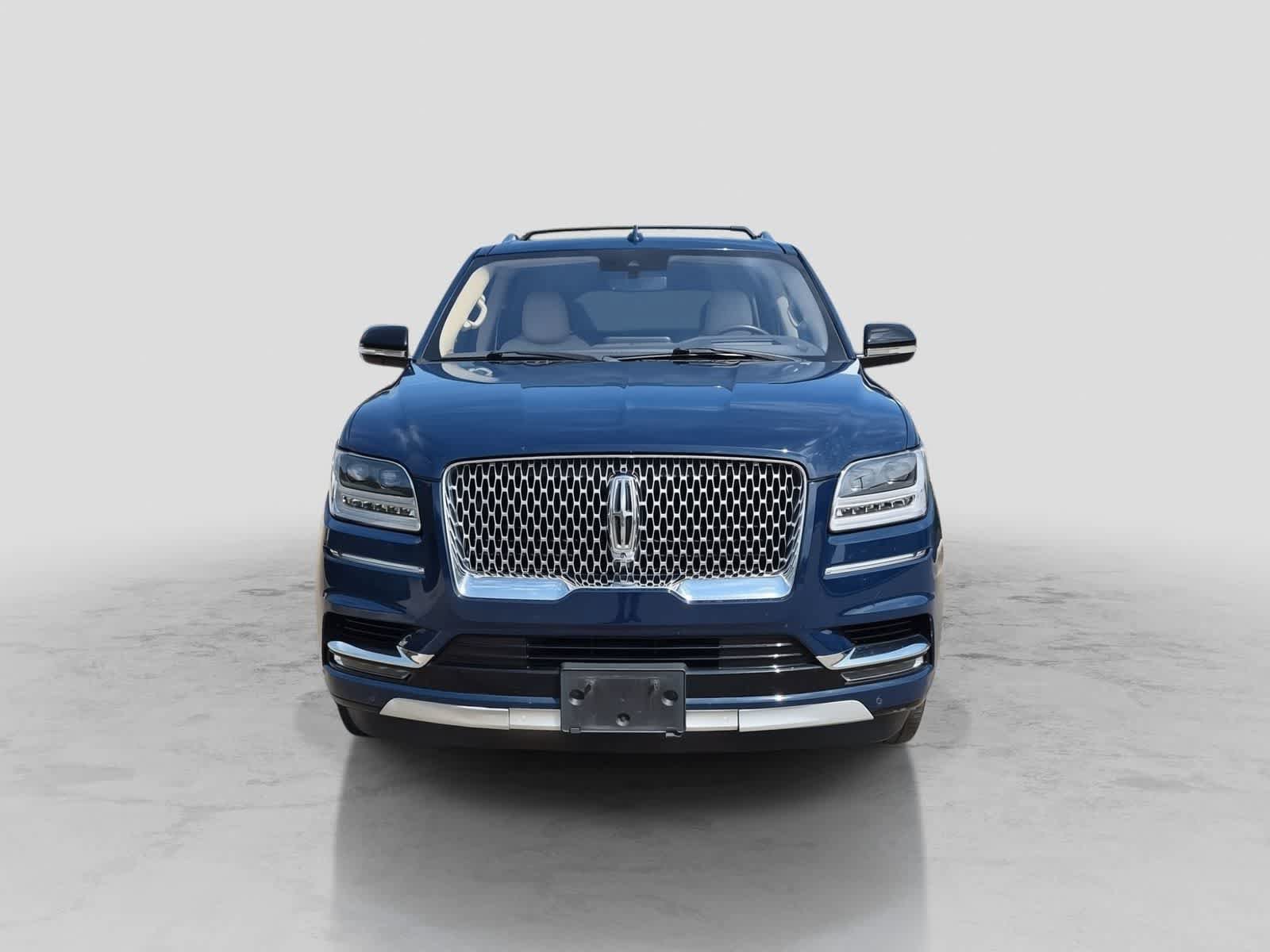 Used 2018 Lincoln Navigator Reserve w/ Technology Package AWD/4WD image 3