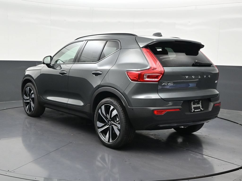 New 2026 Volvo XC40 B5 Plus AWD/4WD image 4