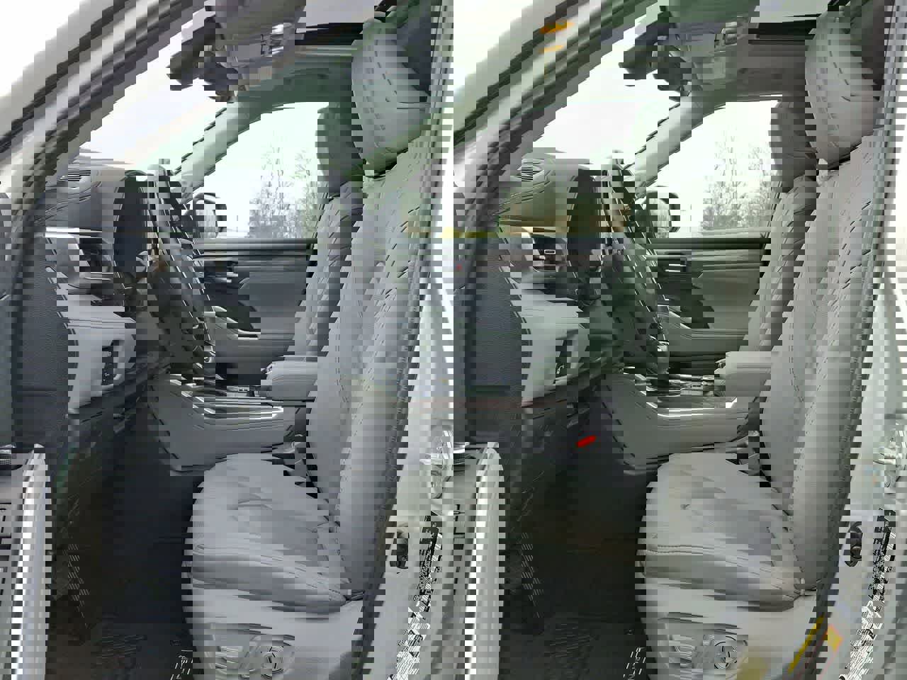 Used 2021 Toyota Highlander Limited image 17