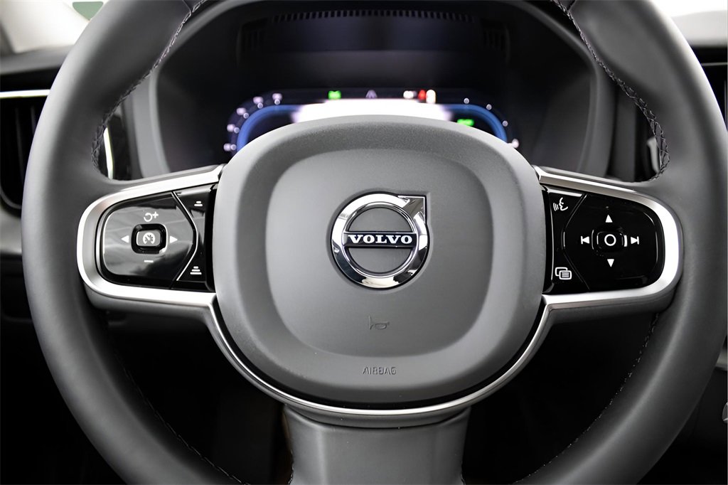 Used 2025 Volvo XC60 T8 Plus w/ Protection Package Premier image 17