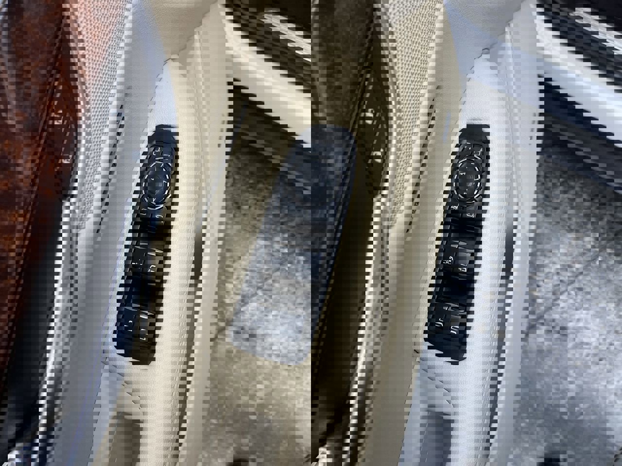 Used 2017 Cadillac XT5 Luxury w/ Driver Awareness Package image 9