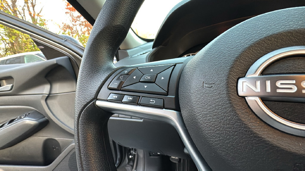 Used 2025 Nissan Altima 2.5 SV FWD image 22