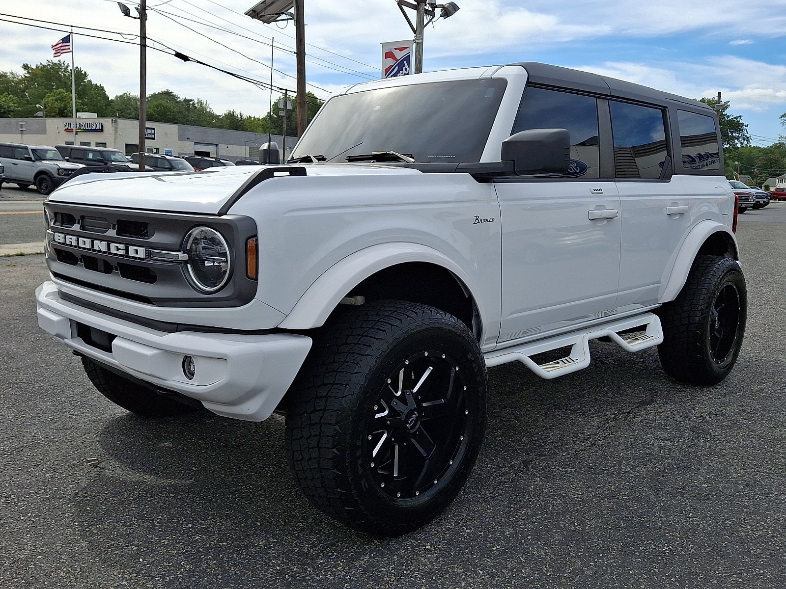 Used 2023 Ford Bronco Big Bend AWD/4WD image 3