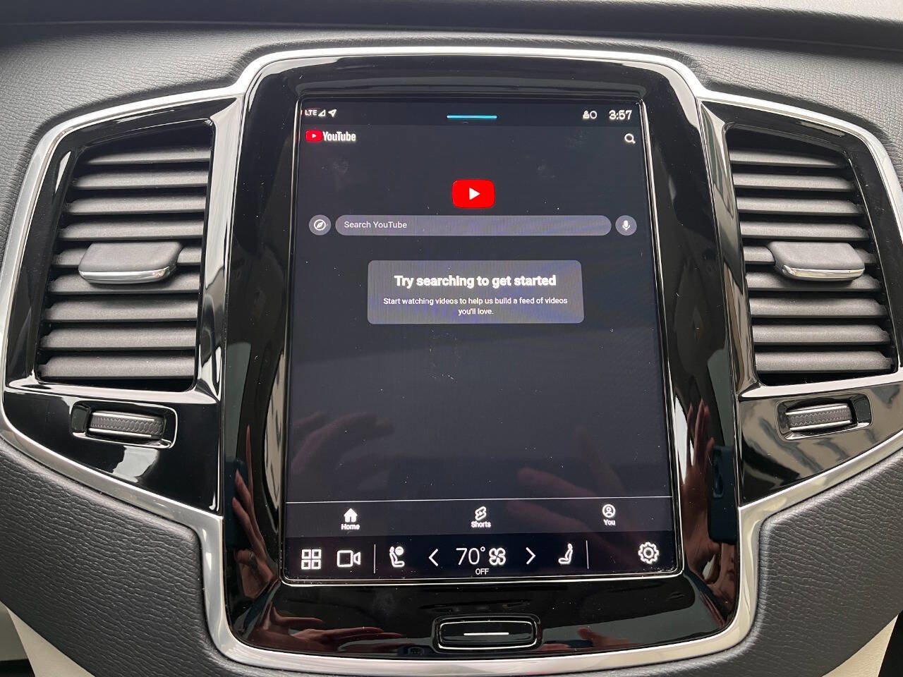 Used 2023 Volvo XC90 B6 Plus w/ Protection Package Premier image 16