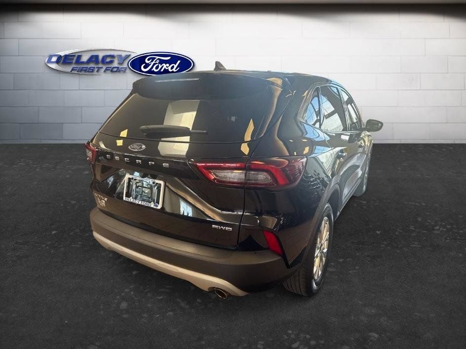 Used 2024 Ford Escape Active AWD/4WD image 7