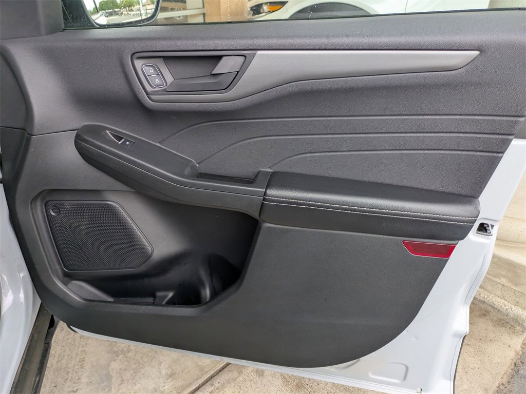 Used 2025 Ford Escape Active image 33