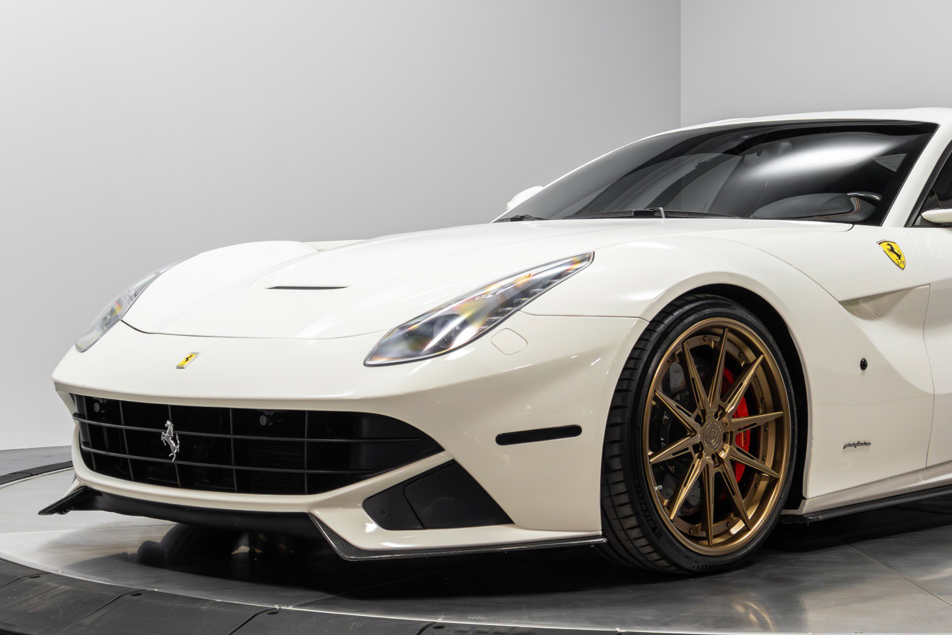 Used 2014 Ferrari F12 Berlinetta image 4