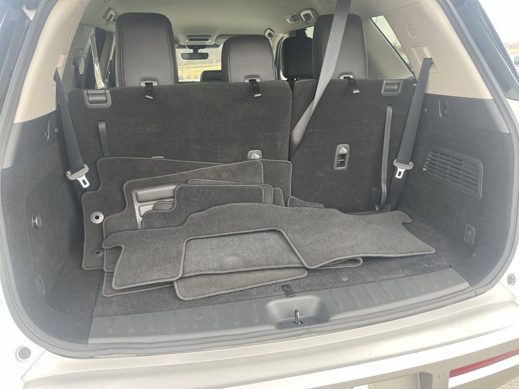 Used 2023 Nissan Pathfinder SL image 14