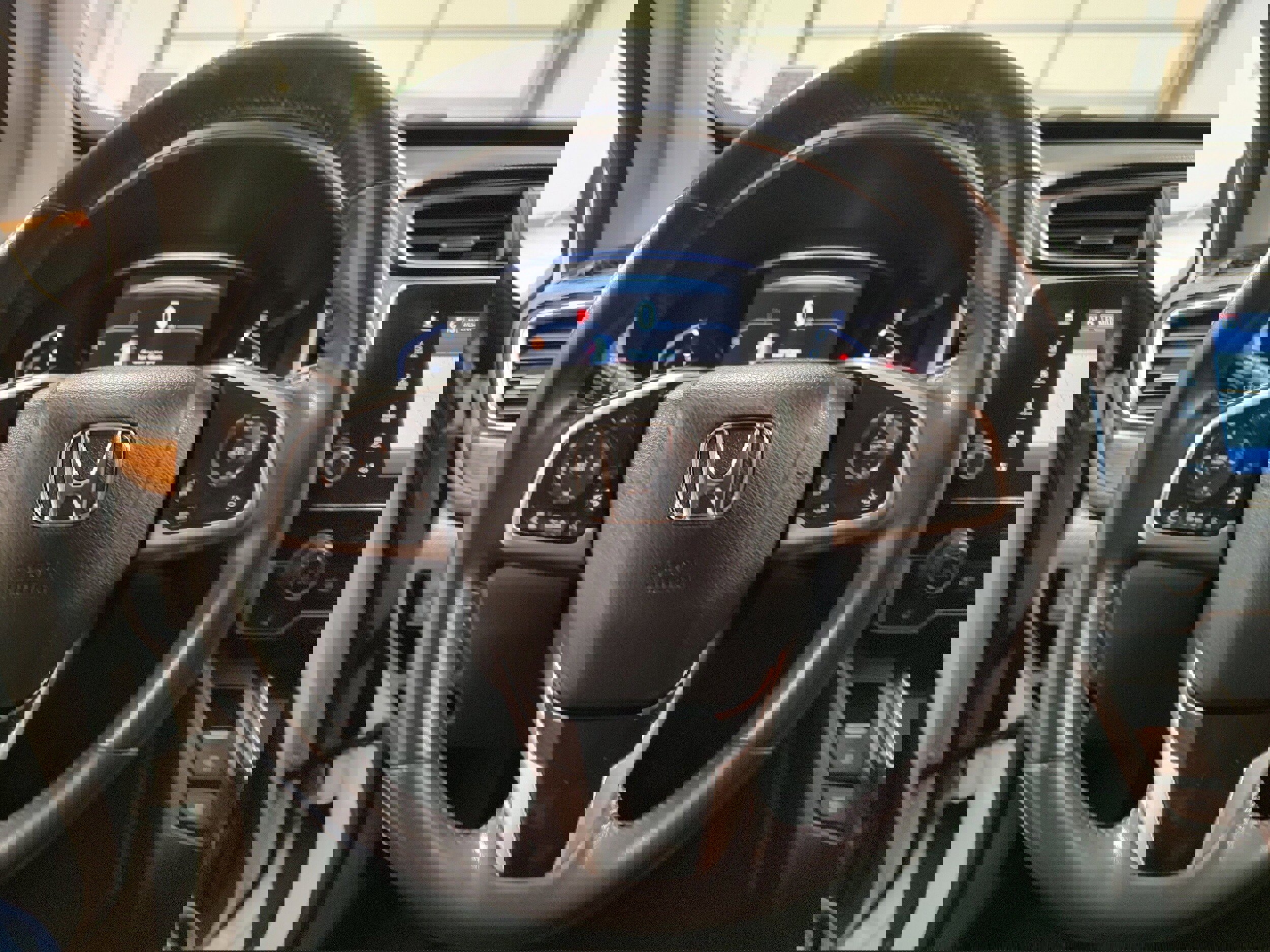 Used 2021 Honda CR-V Touring image 4