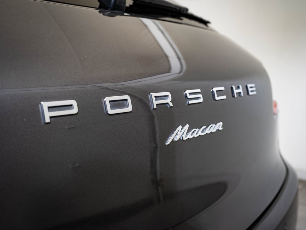 Certified 2018 Porsche Macan image 20