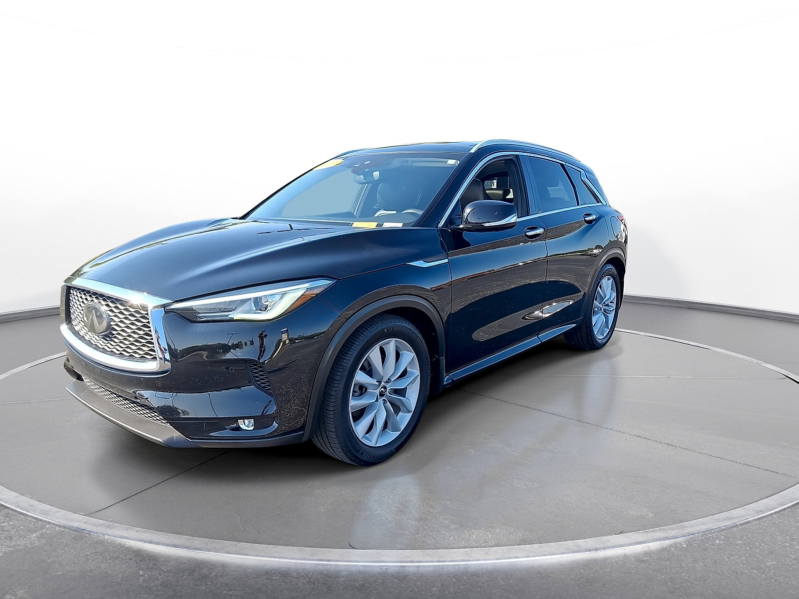 Used 2019 INFINITI QX50 Essential w/ Premium Heat Package AWD/4WD image 4