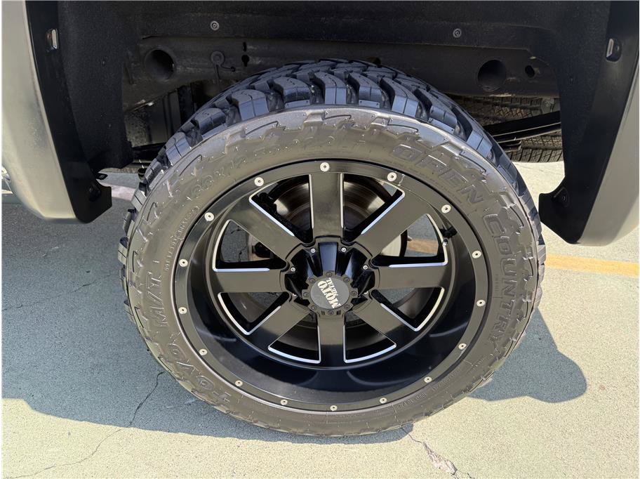 Used 2018 Chevrolet Silverado 1500 LT w/ All Star Edition AWD/4WD image 12