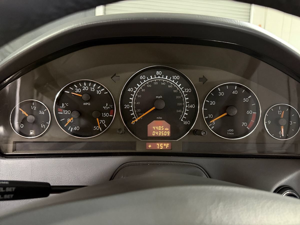 Used 2001 Mercedes-Benz SL 500 image 14