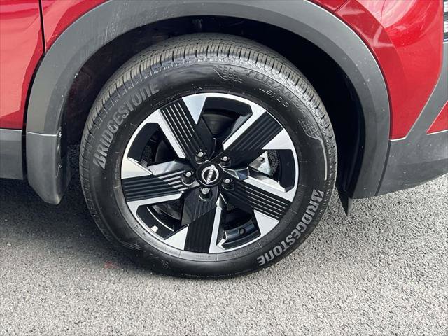 Used 2025 Nissan Kicks SV w/ SV Premium Package AWD/4WD image 9