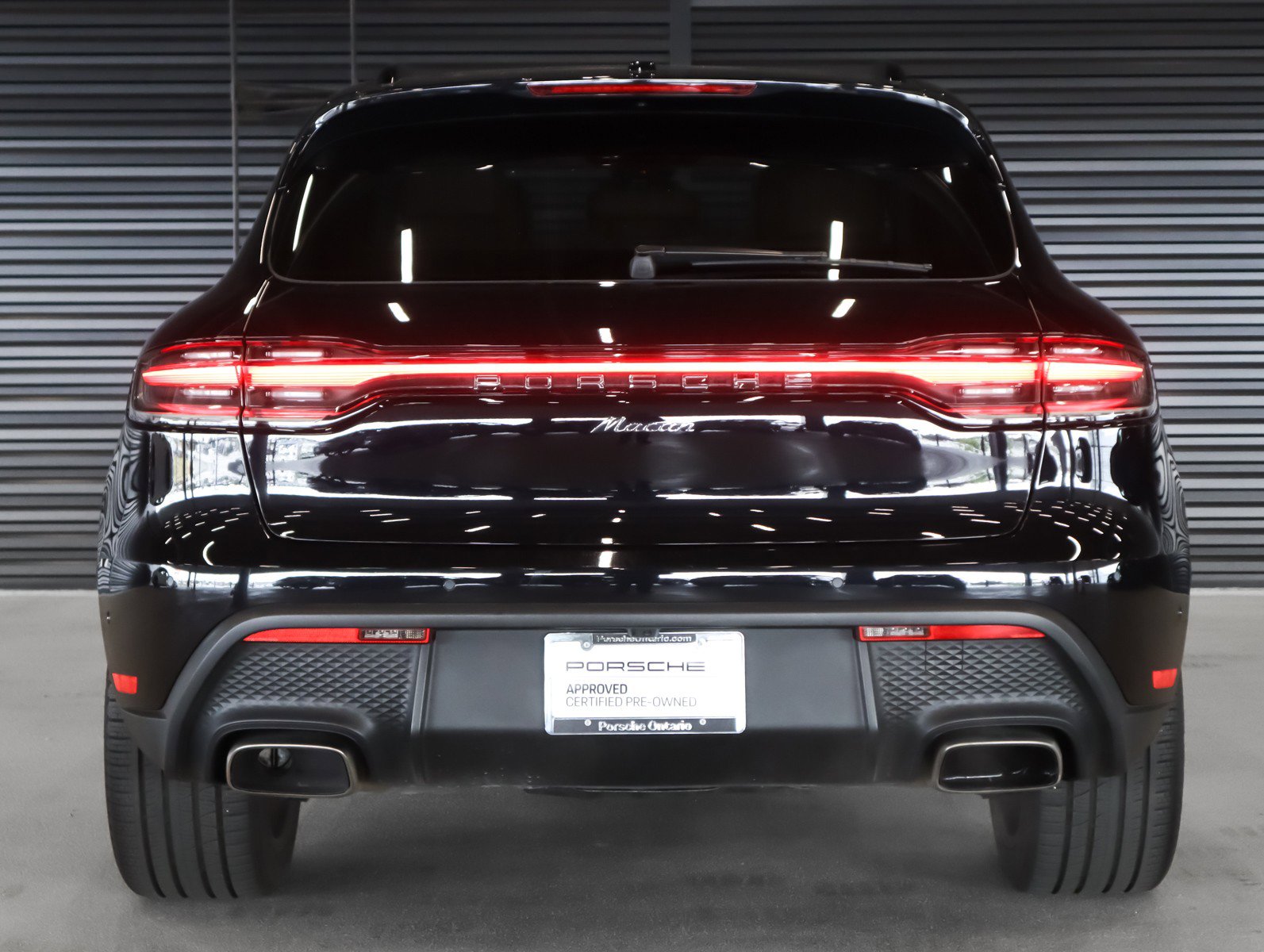 Certified 2023 Porsche Macan image 9