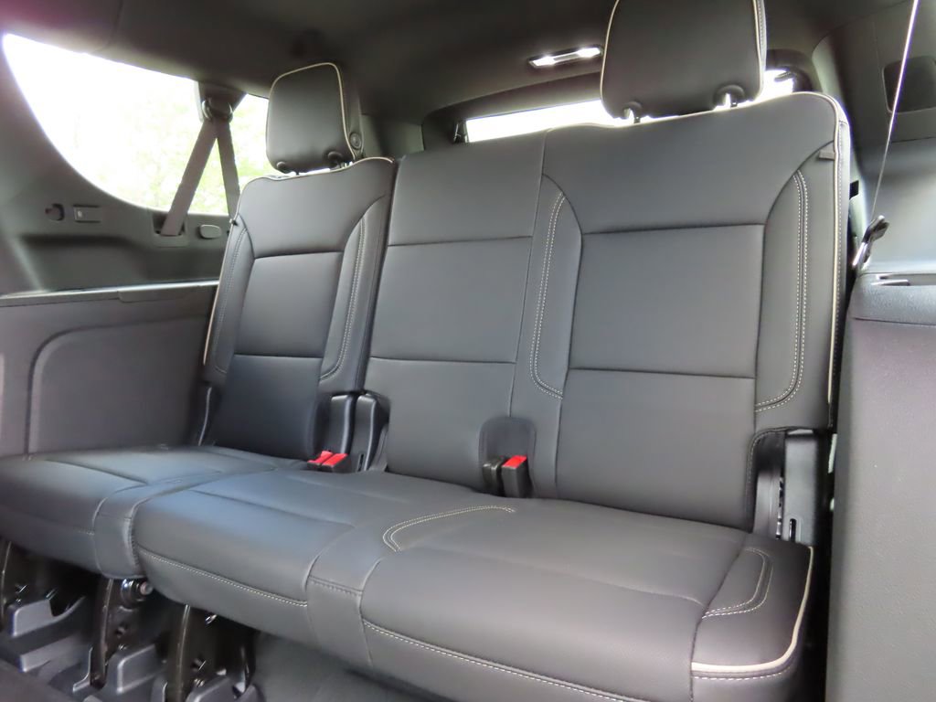 New 2026 Chevrolet Suburban Premier w/ Sun And Tow Package AWD/4WD image 28