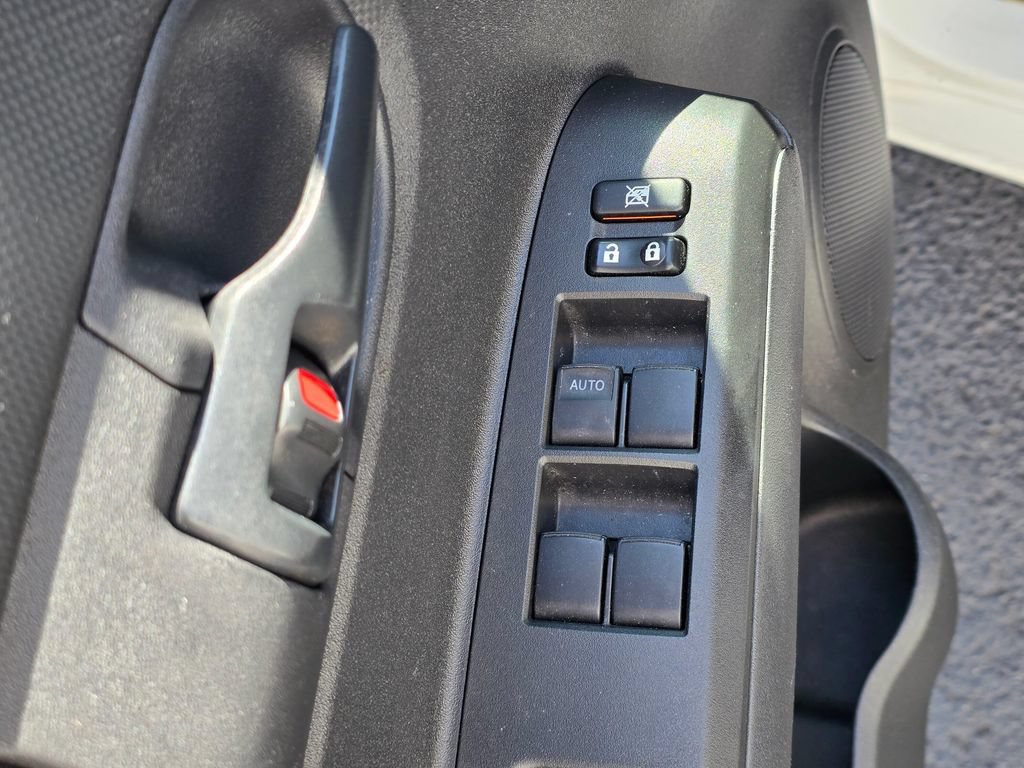 Used 2010 Scion xB FWD image 13