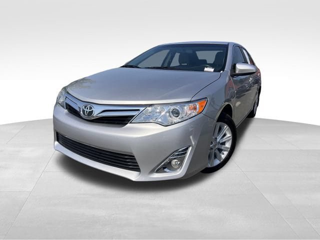 Used 2012 Toyota Camry XLE w/ Leather Pkg FWD image 9