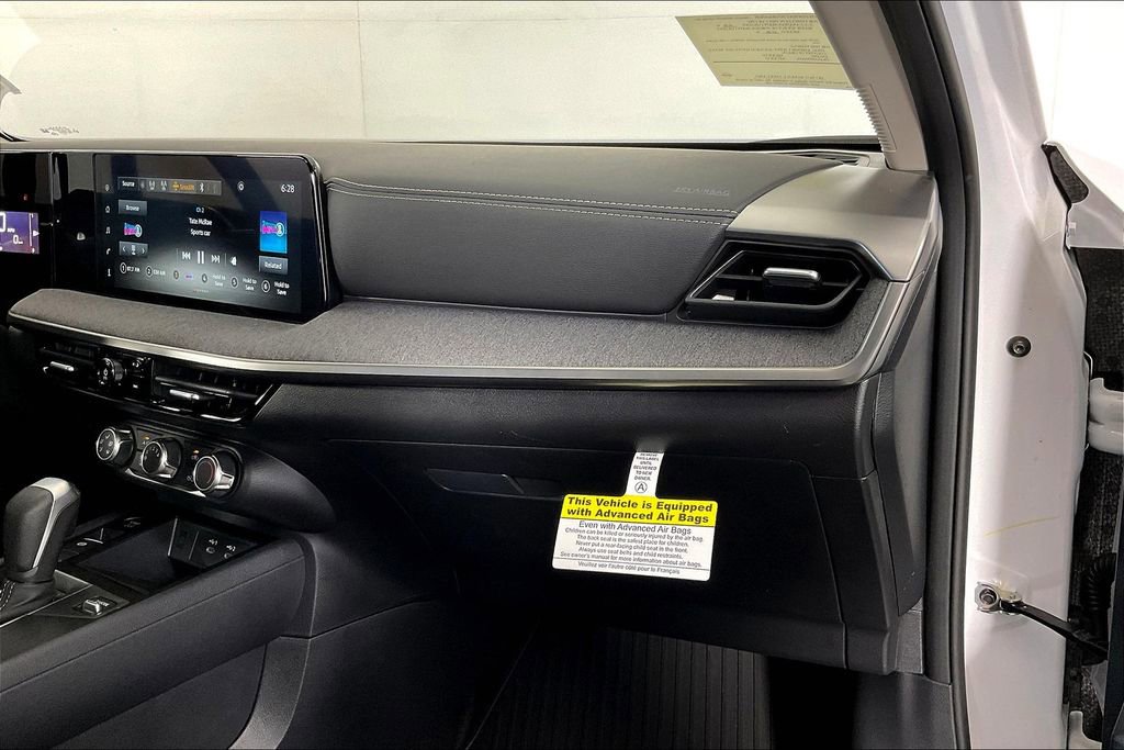 Used 2025 Nissan Kicks SV image 21