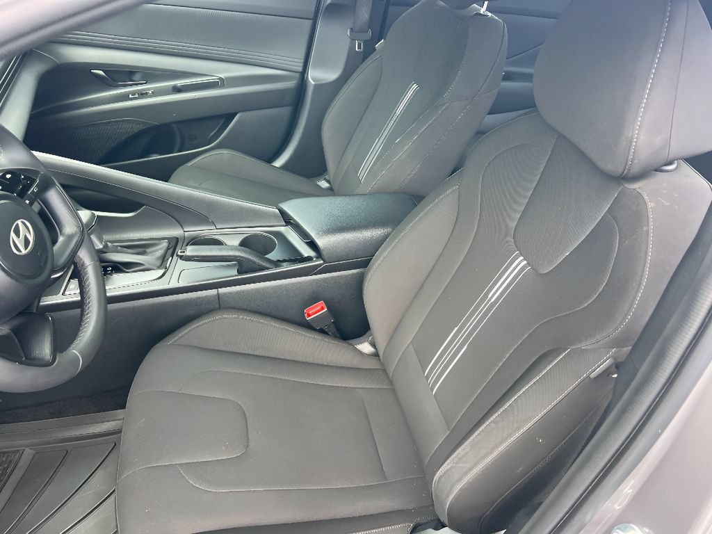 Used 2025 Hyundai Elantra Sport FWD image 30