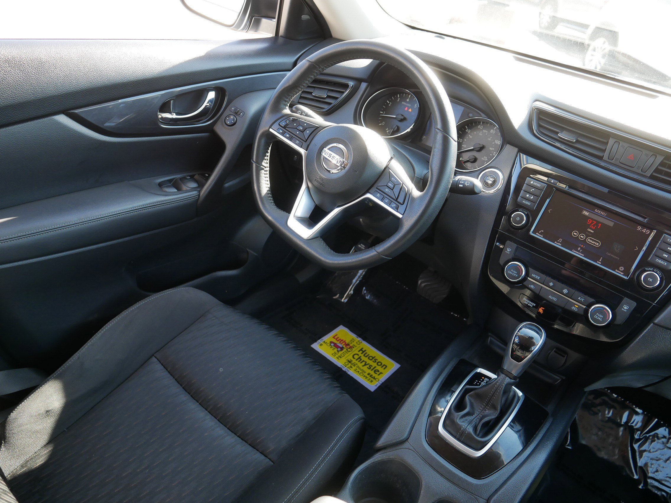 Used 2020 Nissan Rogue SV AWD/4WD image 9