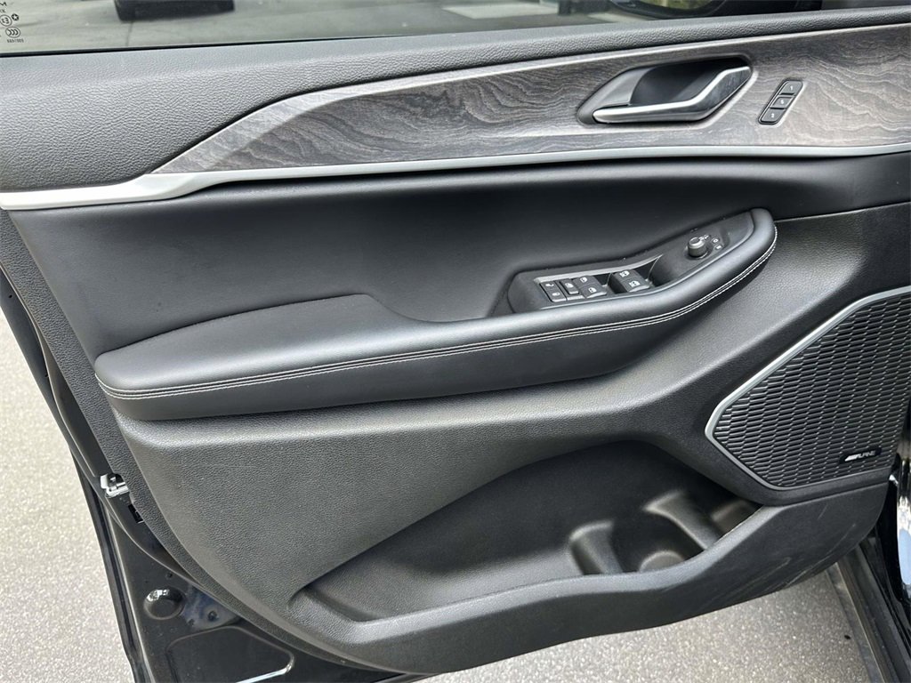 Used 2024 Jeep Grand Cherokee Limited image 16