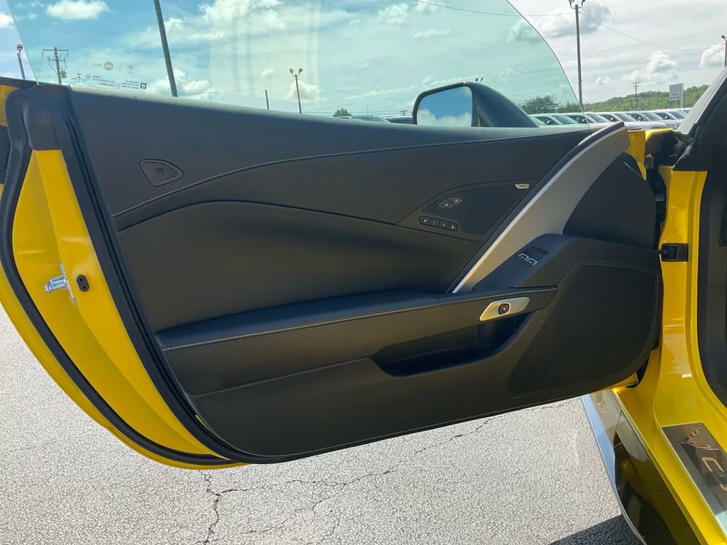 Used 2016 Chevrolet Corvette Z06 w/ Z07 Performance Package RWD image 15