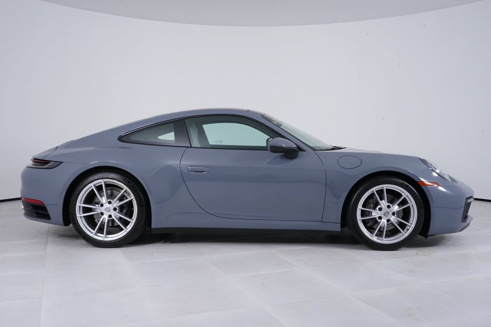 Used 2024 Porsche 911 Carrera RWD image 8