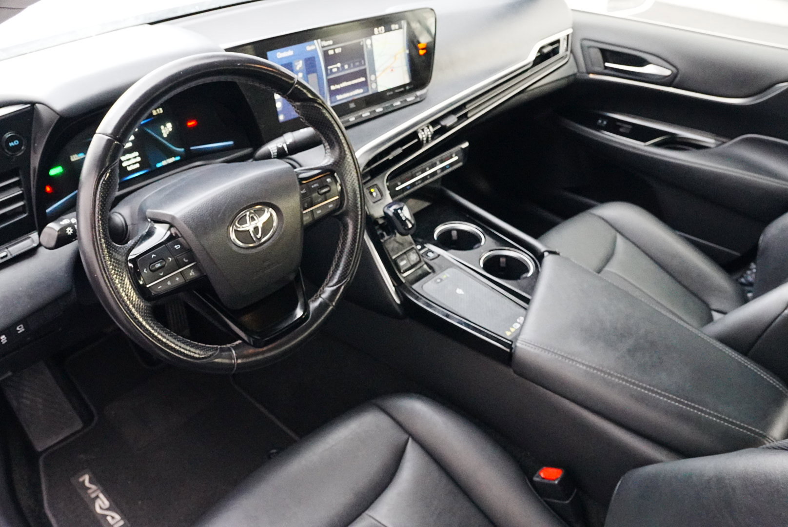 Used 2022 Toyota Mirai XLE image 8