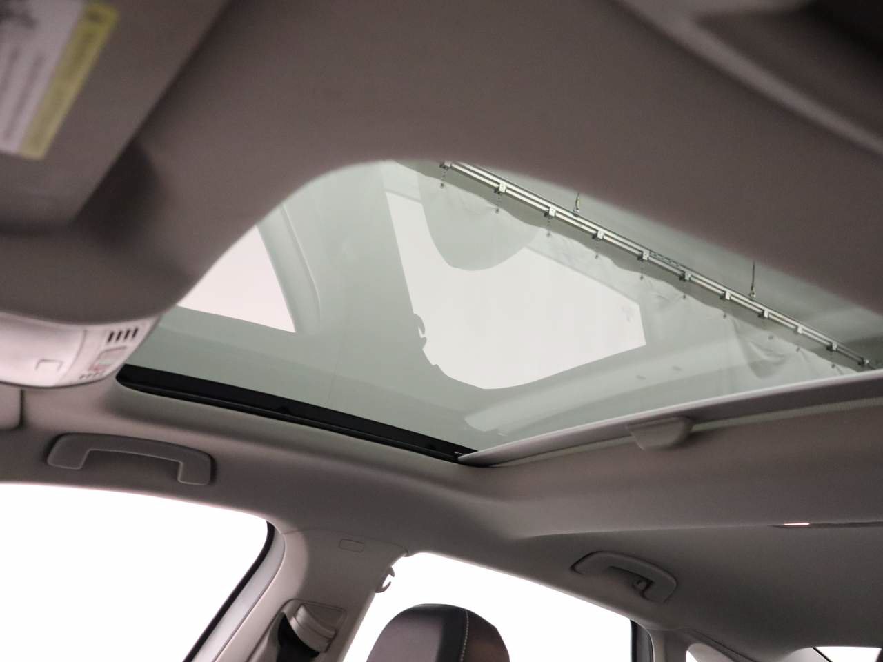 Used 2023 Volkswagen Jetta SE w/ Panoramic Sunroof Package FWD image 16
