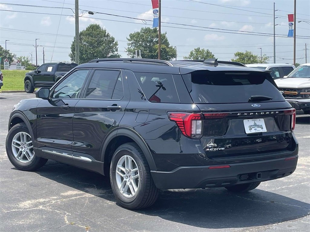 New 2025 Ford Explorer Active image 5