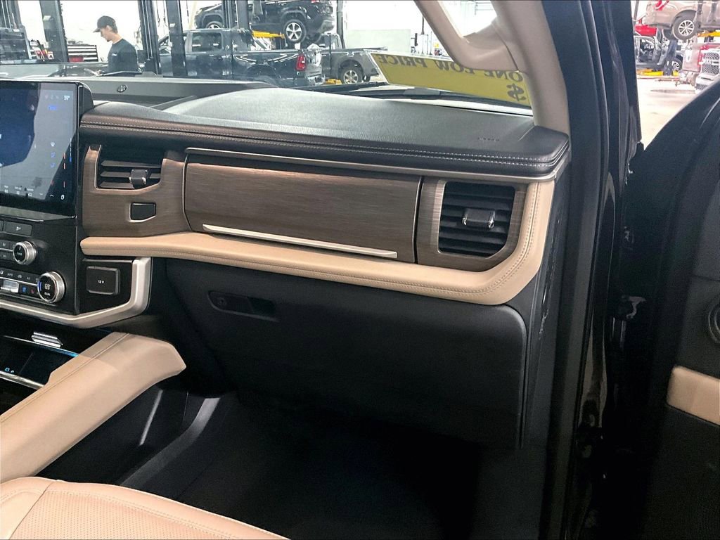 Used 2024 Ford Expedition Max Limited image 13