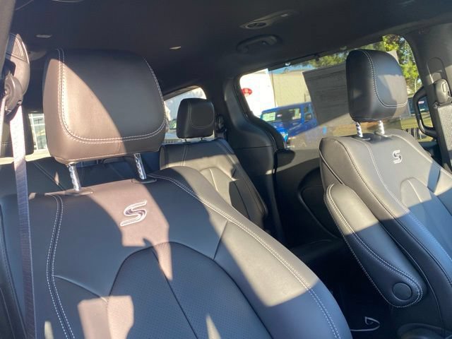 New 2026 Chrysler Pacifica Select w/ S Appearance Package FWD image 31