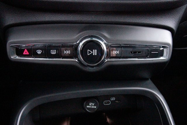 Certified 2025 Volvo XC40 B5 Plus image 13