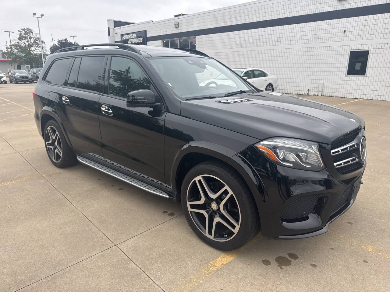 Used 2017 Mercedes-Benz GLS 550 4MATIC image 7