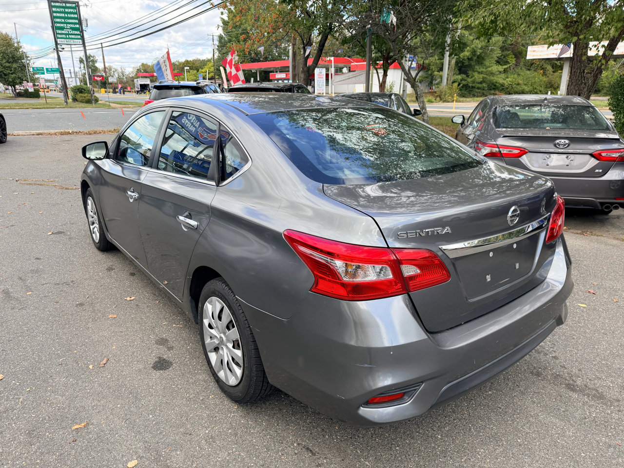 Used 2016 Nissan Sentra SV image 4