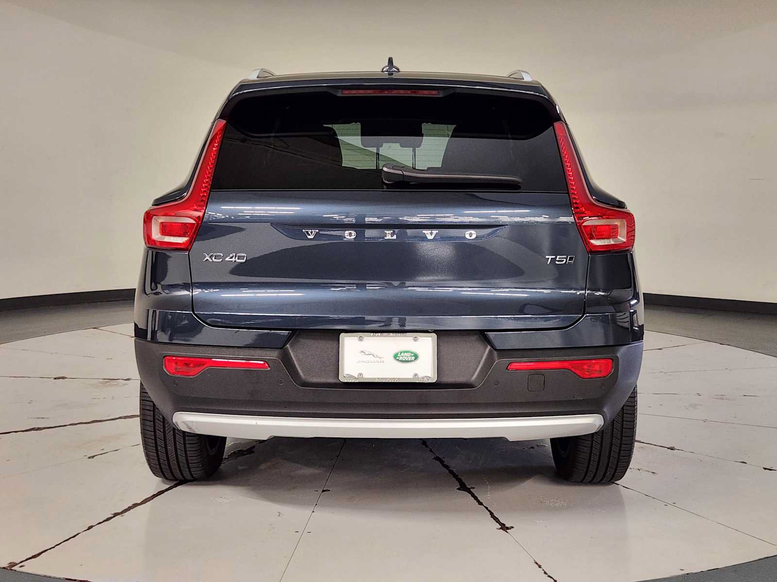 Used 2021 Volvo XC40 T5 Inscription w/ Protection Package Premier AWD/4WD image 10
