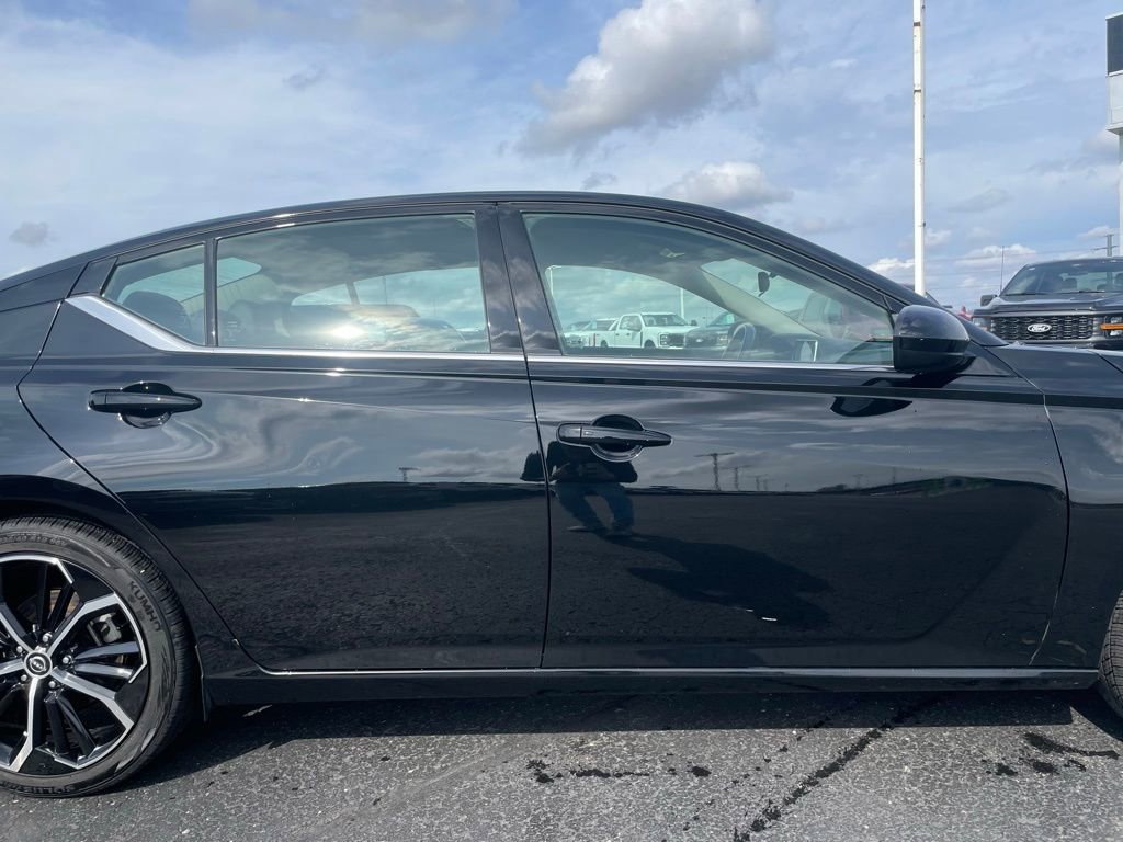 Used 2024 Nissan Altima 2.5 SR FWD image 26