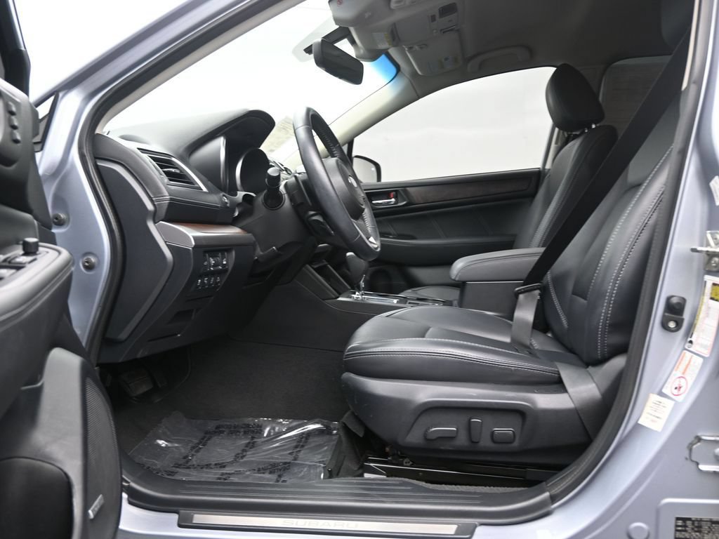 Used 2019 Subaru Outback 3.6R Limited AWD/4WD image 11