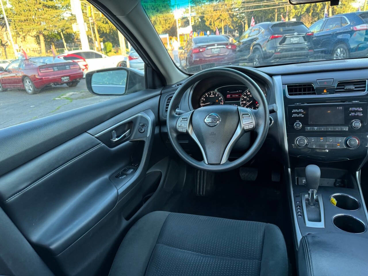 Used 2015 Nissan Altima 2.5 S w/ Special Edition Package FWD image 9