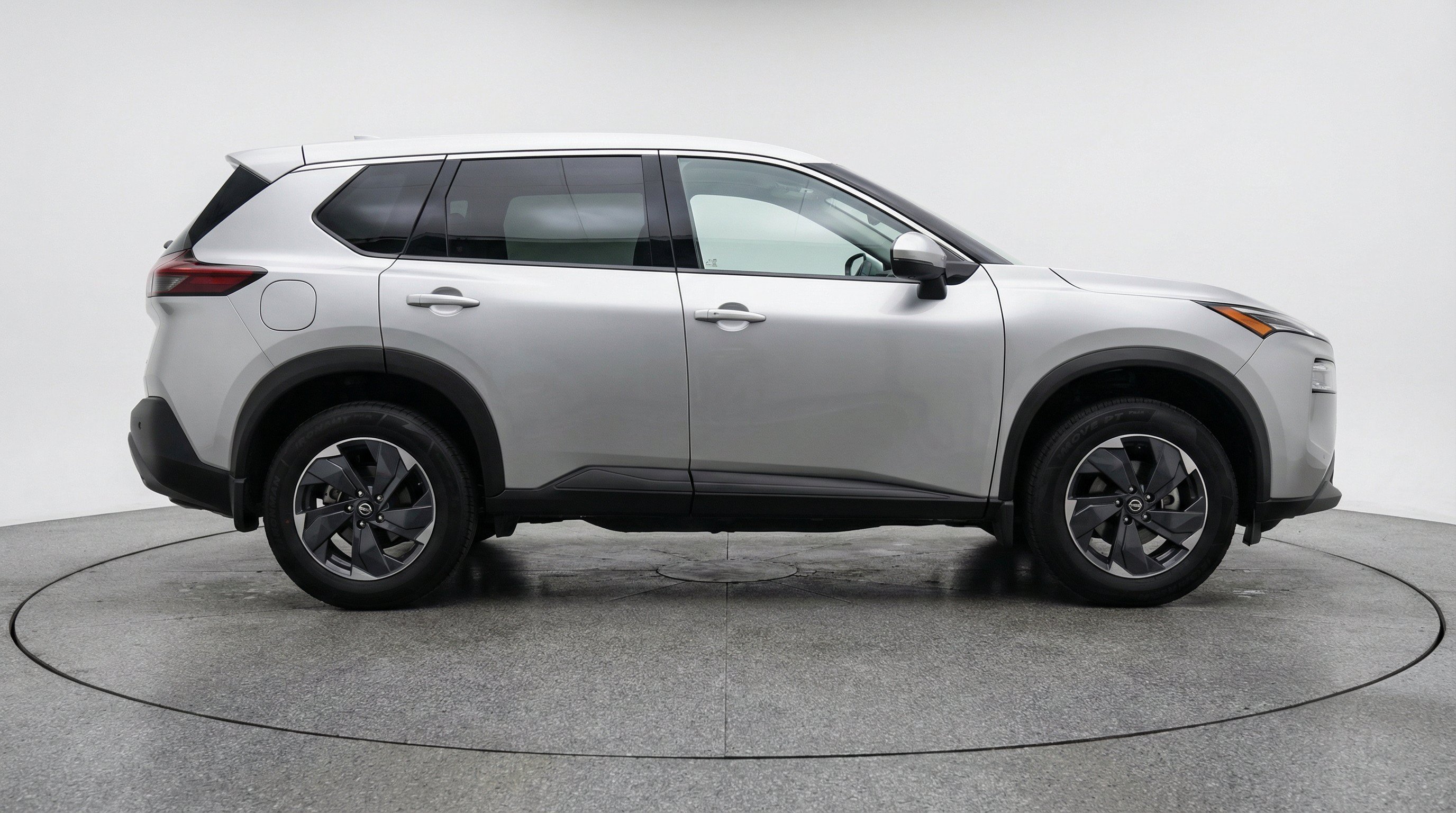 Used 2025 Nissan Rogue SV AWD/4WD image 11