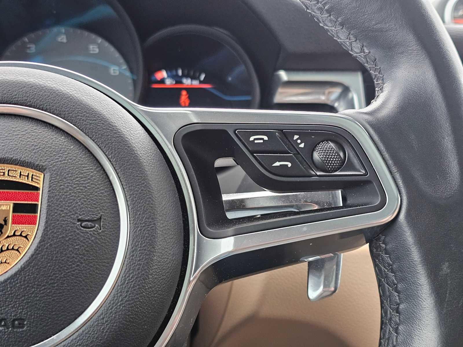 Used 2019 Porsche Macan S image 31