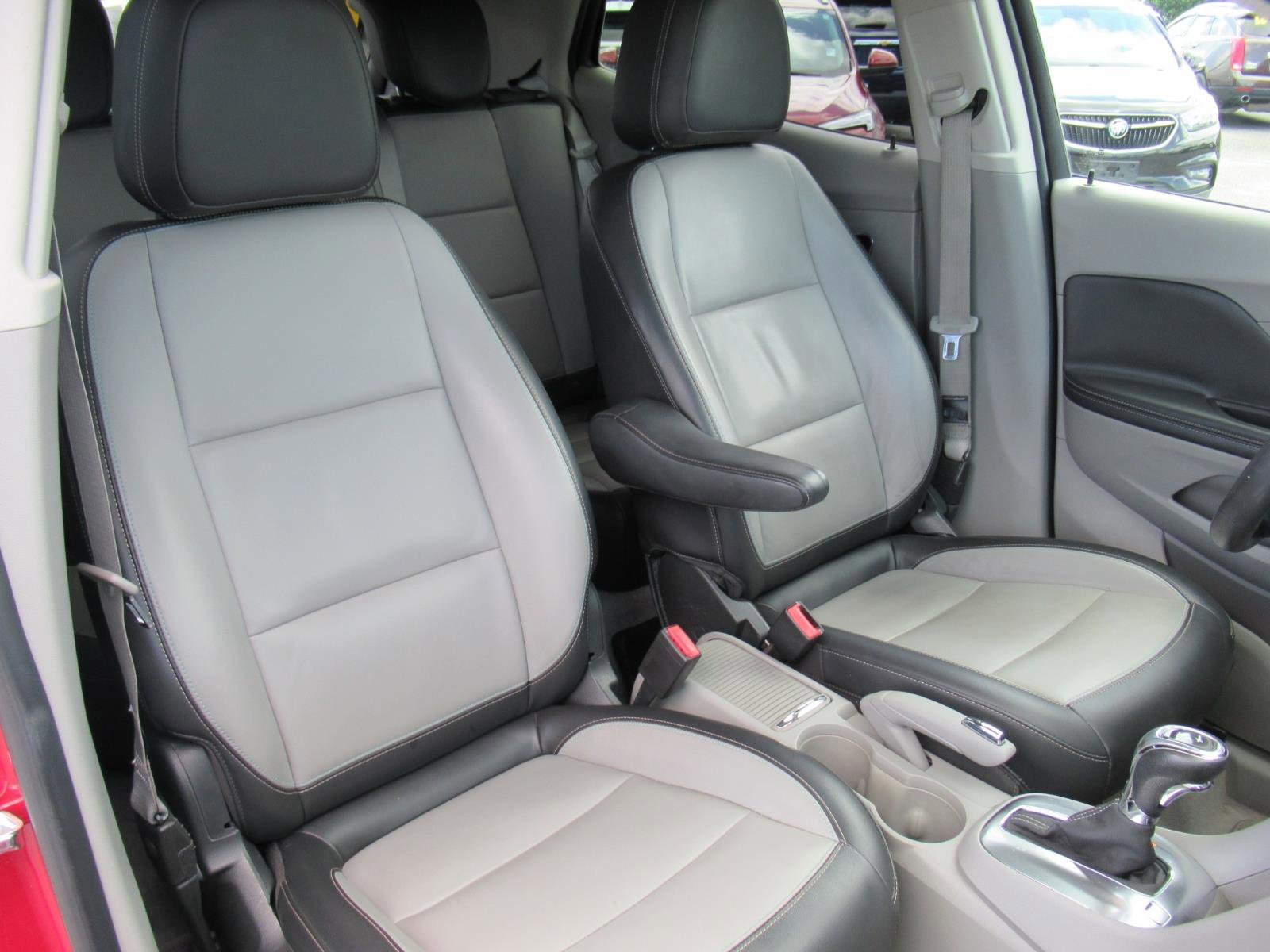 Used 2015 Buick Encore Leather FWD image 9