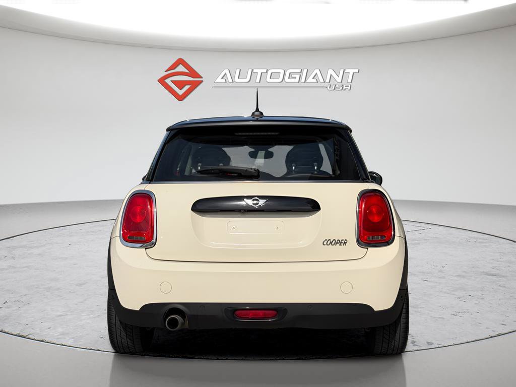 Used 2018 MINI Cooper 2-Door Hardtop FWD image 9