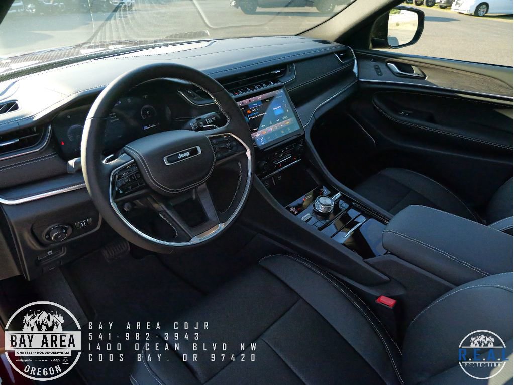 New 2025 Jeep Grand Cherokee Overland w/ Luxury Tech Group IV image 11